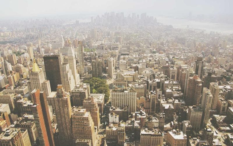 Serverless vs. Edge Computing: Optimizing Performance for High-Traffic Indian Portals